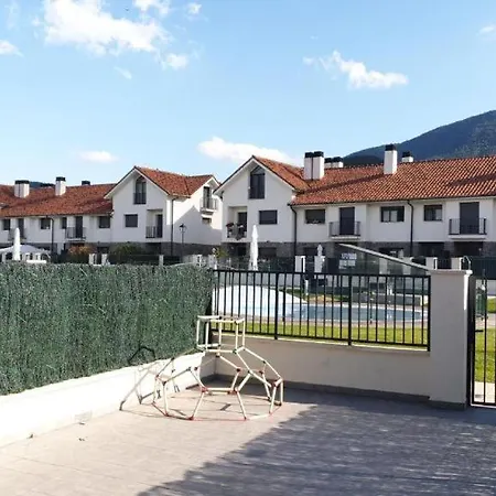 Monte Pirineos Apartment