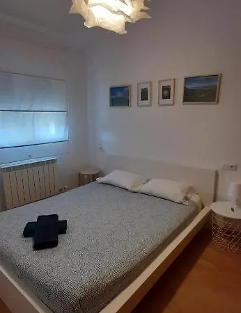 Monte Pirineos Apartment *